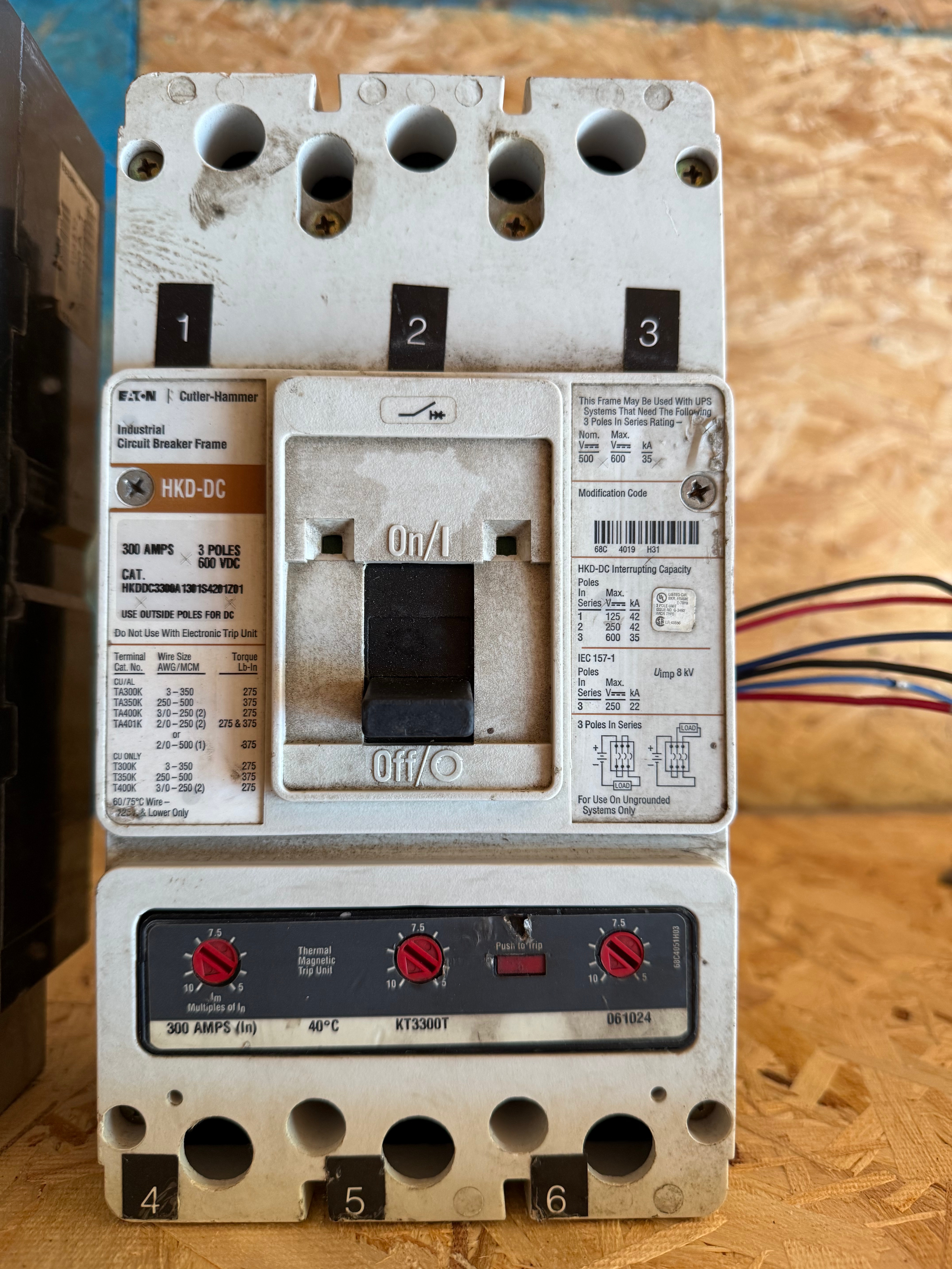 Cutler Hammer 300A hkddc3300a1301s4201z01